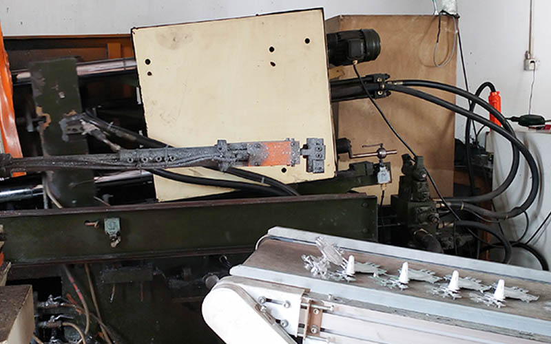 Die casting machine